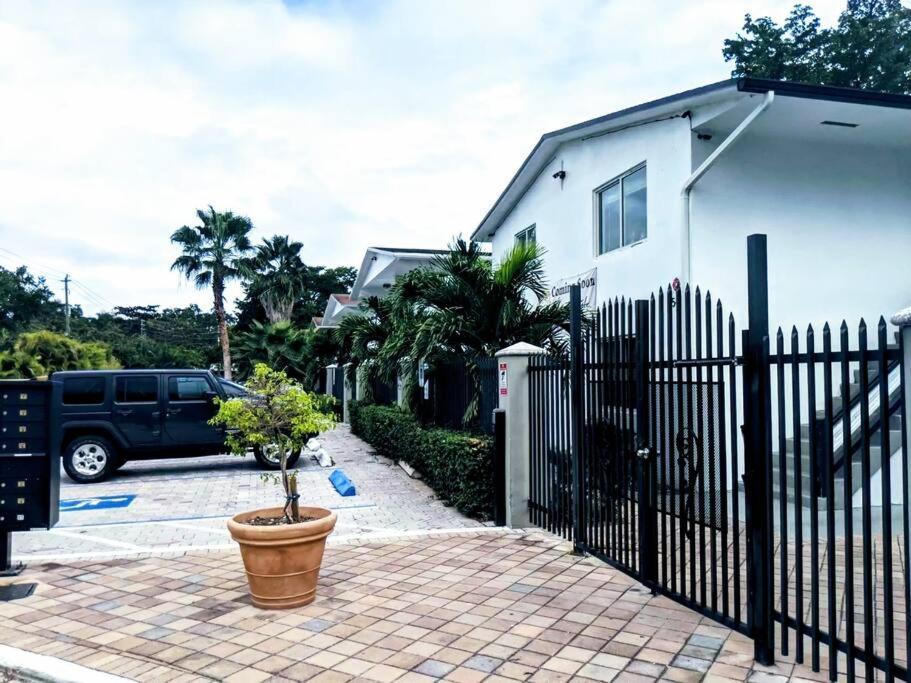 A2 - Endless Summer Vacation Rentals - 3 Bedroom Apartment Close To Casino Fort Lauderdale Exteriör bild