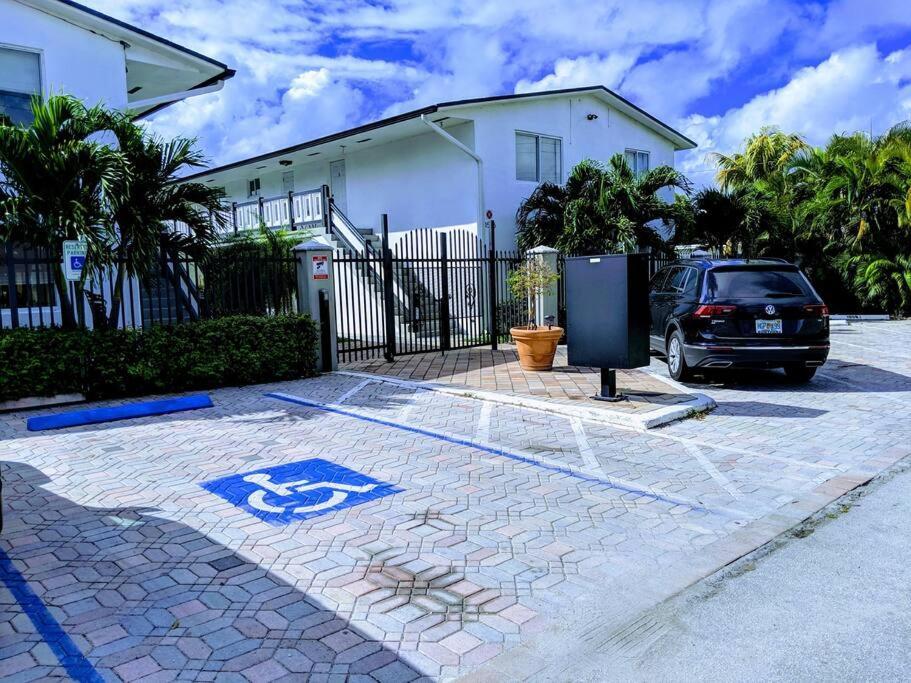 A2 - Endless Summer Vacation Rentals - 3 Bedroom Apartment Close To Casino Fort Lauderdale Exteriör bild